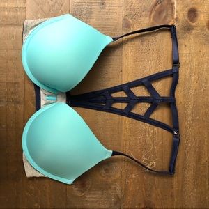 VS Pink Snap Front Bra